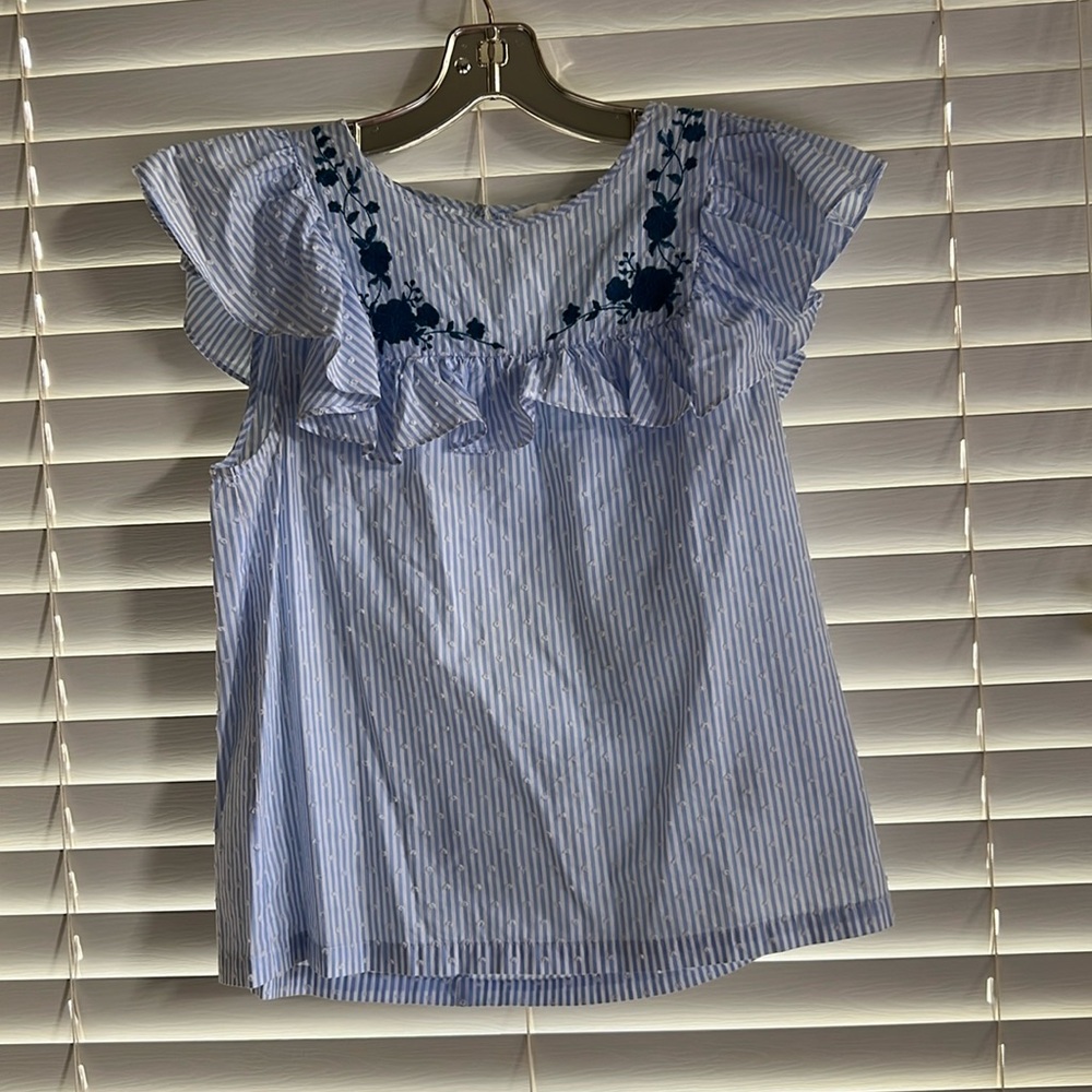 Blouse HM. Size 8. Embroidery at front. 22 inches long.